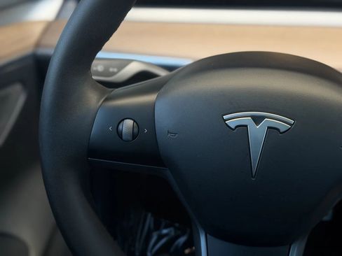 Used 2023 Tesla Model 3 Performance image 22