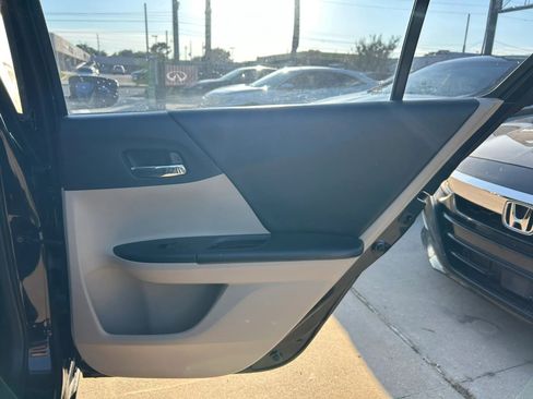 Used 2017 Honda Accord LX image 17