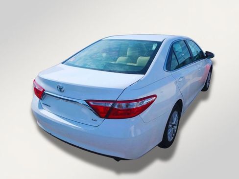 Used 2016 Toyota Camry XLE image 4