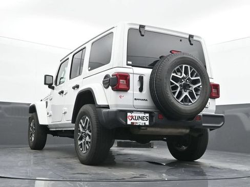 Used 2025 Jeep Wrangler Unlimited Sahara AWD/4WD image 52