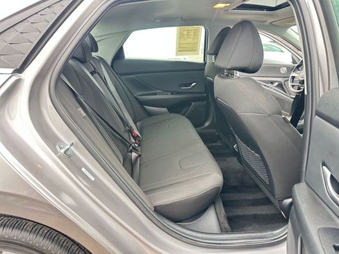 Used 2025 Hyundai Elantra SEL image 27