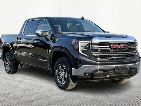 Used 2025 GMC Sierra 1500 SLT image 1