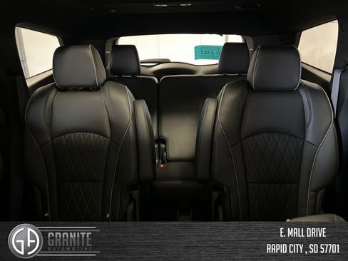 Used 2024 Buick Enclave Avenir w/ Avenir Technology Package AWD/4WD image 38