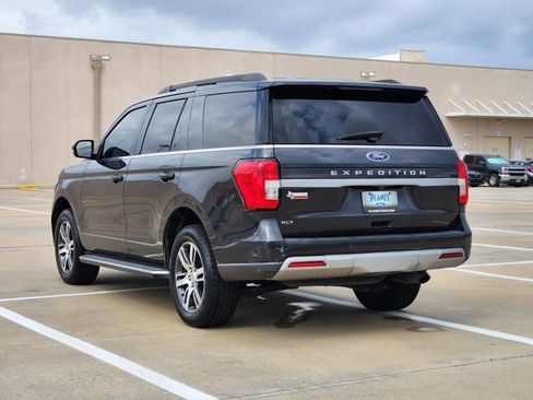 Used 2022 Ford Expedition XLT image 7