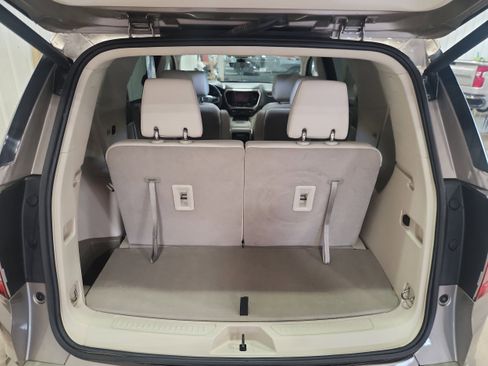 Used 2023 GMC Acadia Denali w/ Denali Technology Package image 9