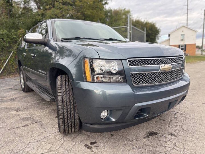 Used 2010 Chevrolet Avalanche LT w/ Regional Value Package AWD/4WD image 6