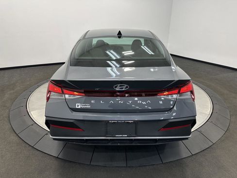 Certified 2026 Hyundai Elantra SE FWD image 6