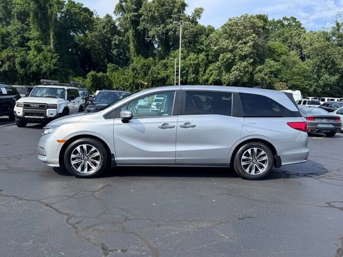 Used 2023 Honda Odyssey EX-L image 3