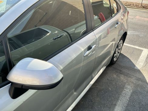 Used 2023 Toyota Corolla LE FWD image 5