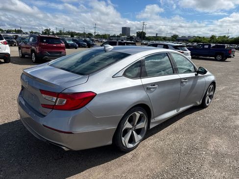 Used 2018 Honda Accord Touring image 3
