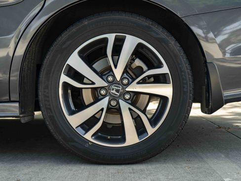 Used 2023 Honda Odyssey Touring image 15