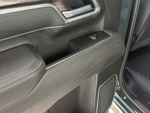 Used 2025 Chevrolet Silverado 3500 LTZ w/ LTZ Premium Package image 33