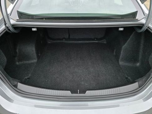 Used 2023 Chevrolet Malibu LT FWD image 9