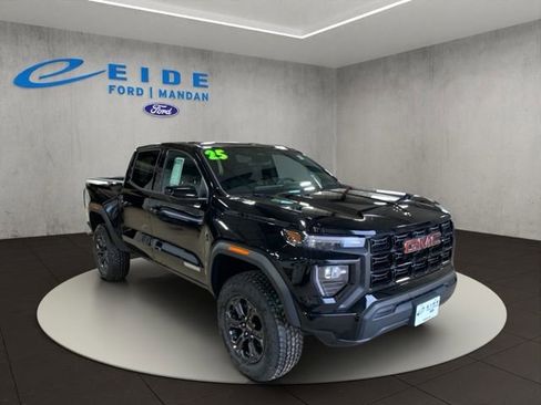Used 2025 GMC Canyon Elevation AWD/4WD image 1