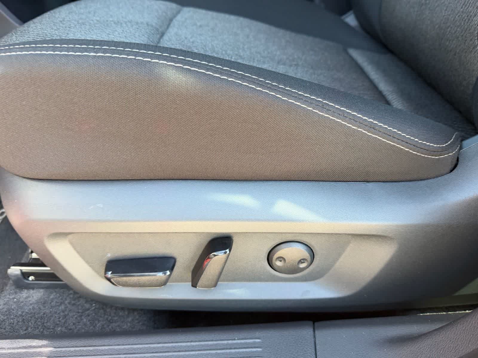 Used 2026 Nissan Rogue SV FWD image 22