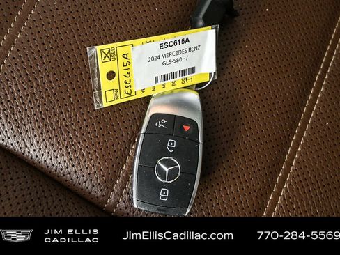 Used 2024 Mercedes-Benz GLS 580 4MATIC image 42