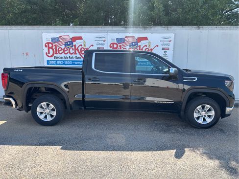Used 2024 GMC Sierra 1500 SLE AWD/4WD image 2