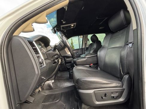 Used 2017 RAM 3500 Laramie w/ Convenience Group AWD/4WD image 12