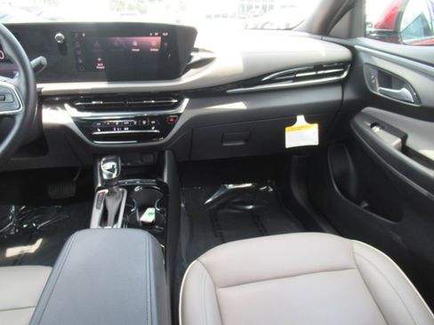 Certified 2024 Buick Envista Avenir FWD image 14