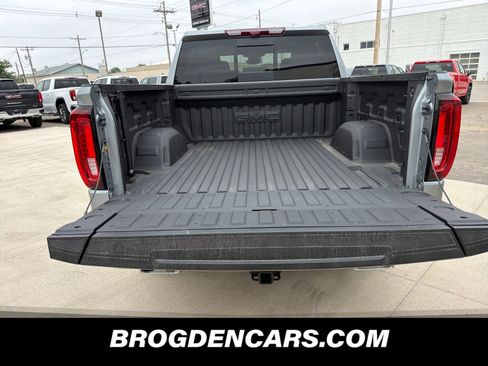 New 2026 GMC Sierra 1500 Denali w/ Technology Package AWD/4WD image 9