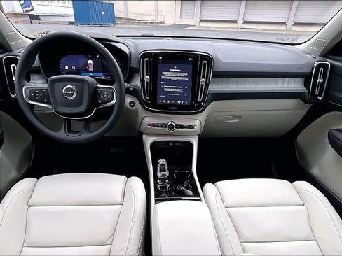 New 2026 Volvo XC40 B5 Plus w/ Protection Package Premier image 7