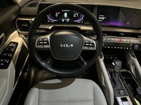 Used 2025 Kia Telluride S image 18
