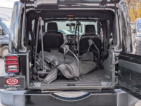 Certified 2018 Jeep Wrangler Unlimited Altitude image 5