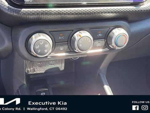 Used 2023 Nissan Kicks SV FWD image 18