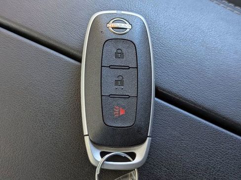 Used 2024 Nissan Rogue S FWD image 31