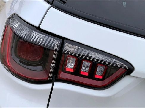 Used 2022 Jeep Compass Altitude image 28