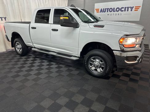 Used 2024 RAM 2500 Tradesman w/ Chrome Appearance Group AWD/4WD image 2