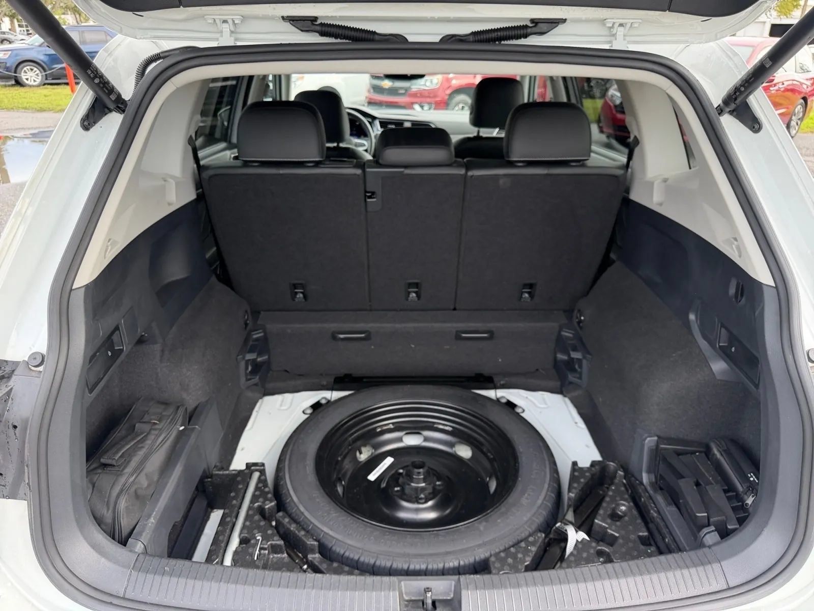 Used 2022 Volkswagen Tiguan SE AWD/4WD image 21