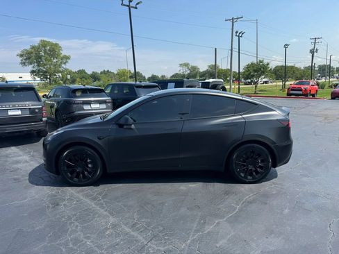 Used 2021 Tesla Model Y Long Range AWD/4WD image 2