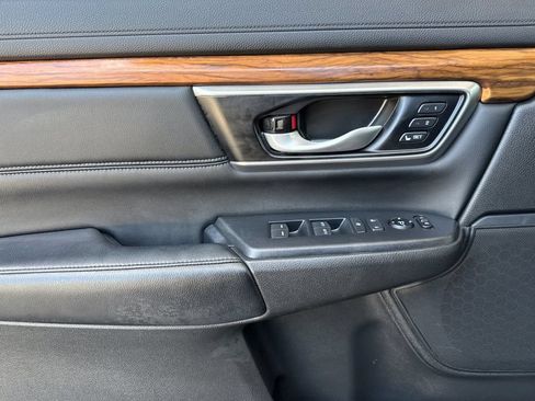 Used 2022 Honda CR-V Touring image 11