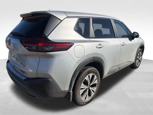 Used 2023 Nissan Rogue SV image 3