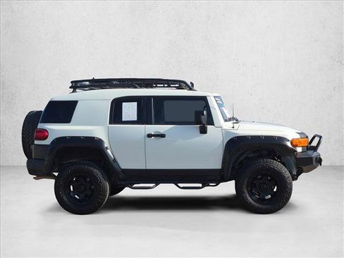 Used 2012 Toyota FJ Cruiser 4WD w/ Convenience Pkg image 4