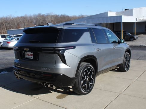 New 2026 Chevrolet Traverse High Country w/ LPO, Floor Liner Package image 4