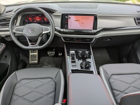 New 2026 Volkswagen Atlas Peak Edition image 16