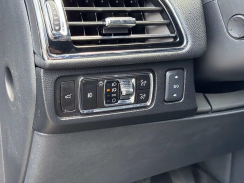 Used 2023 Lincoln Navigator Reserve AWD/4WD image 23