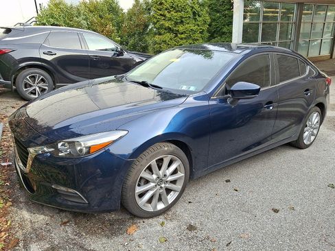 Used 2017 MAZDA MAZDA3 Touring image 2