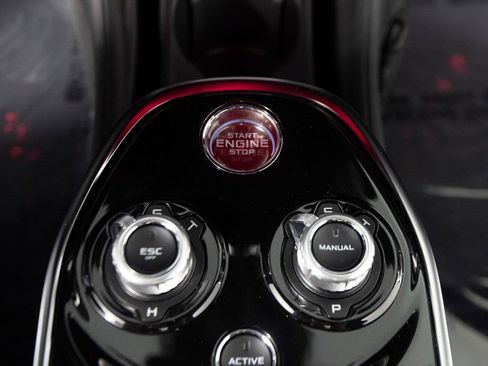 Used 2022 McLaren GT RWD image 18