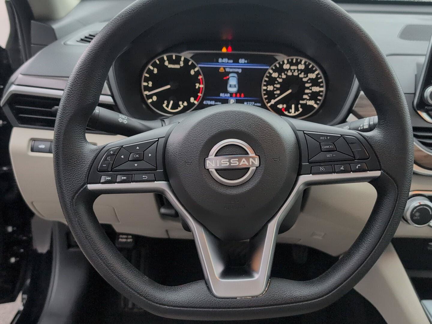 Used 2025 Nissan Altima 2.5 SV FWD image 18