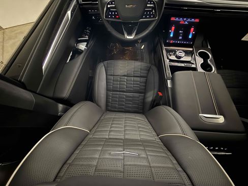 Used 2026 Cadillac Escalade V w/ LPO, ONYX Package AWD/4WD image 52