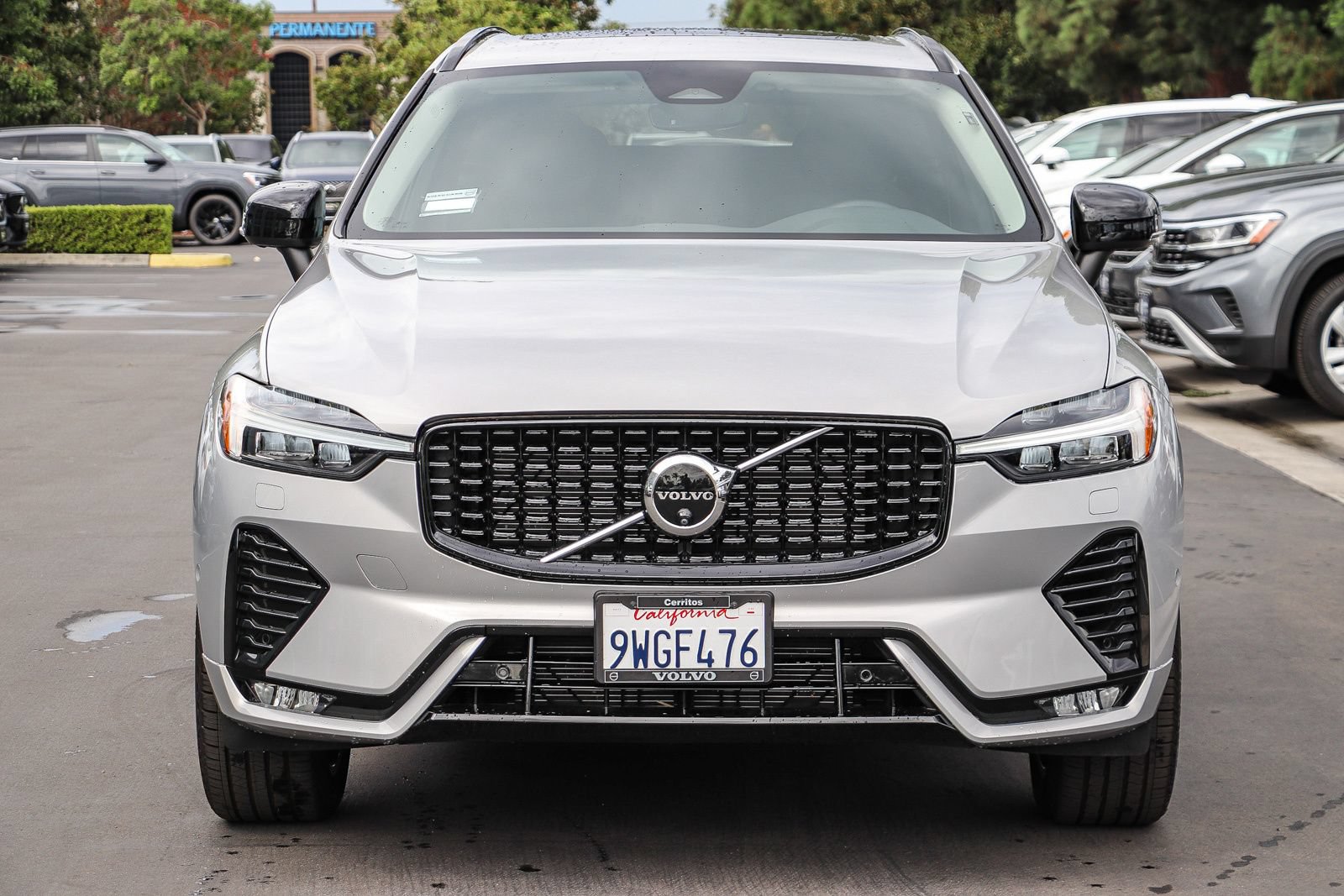 Used 2025 Volvo XC60 B5 Plus w/ Protection Package Premier AWD/4WD image 2