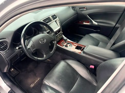 Used 2006 Lexus IS 250 w/ Premium Pkg RWD image 9