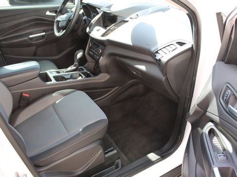 Used 2019 Ford Escape SE FWD image 12