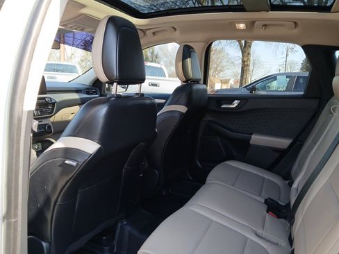 Used 2020 Ford Escape SEL image 12