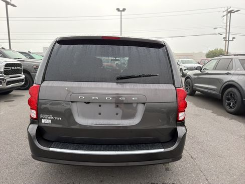 Used 2018 Dodge Grand Caravan SE FWD image 7