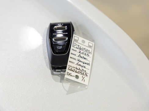 Used 2025 Aston Martin Vanquish RWD image 49