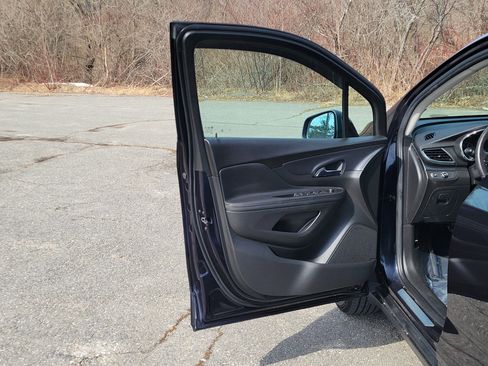 Certified 2022 Buick Encore Preferred w/ Safety Package image 15